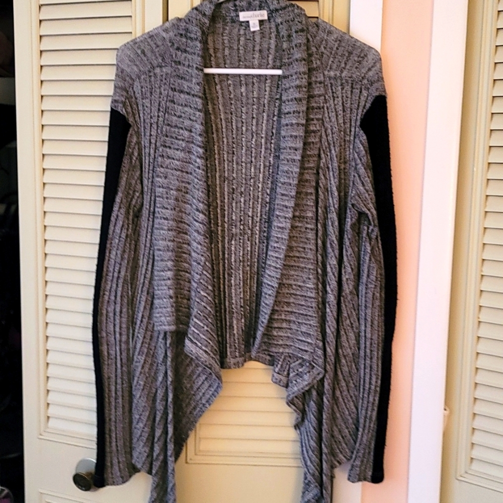 Sweater/cardigan